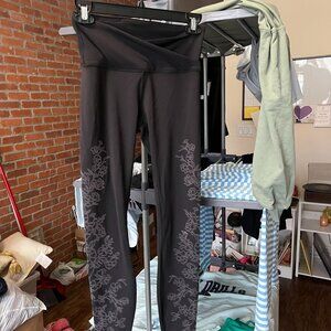 Lululemon crossover leggings